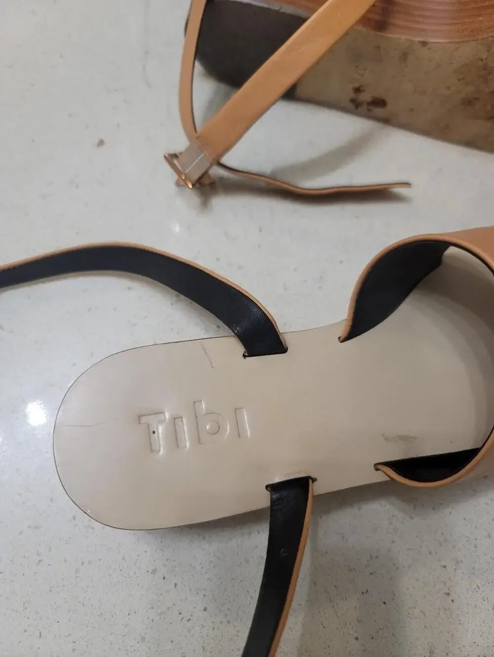 Tibi womens triple strap leather sandals size 37.5 tan heel open toe Brown